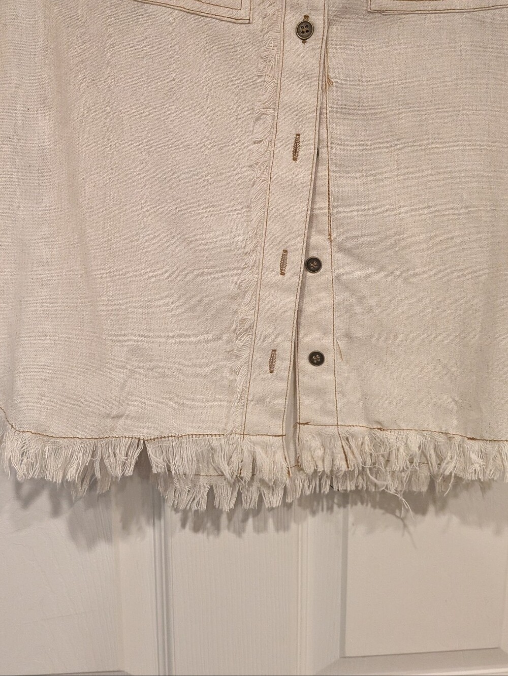 Gigio Cream Button-Front Ruffle Sleeve Utility Top - Picture 4 of 6